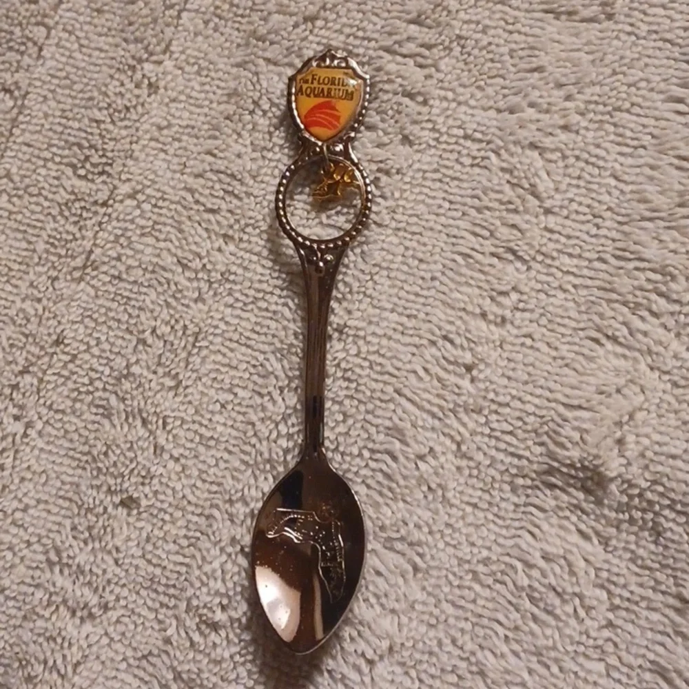 Vintage Florida Souvenir Spoon Set of 11 with Hanging Display Rack Busch Garden